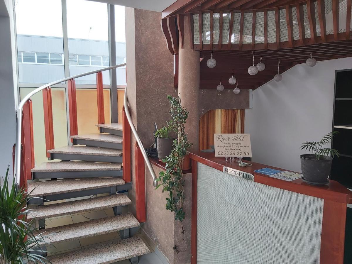 Hotel River Târgu Jiu Exterior foto