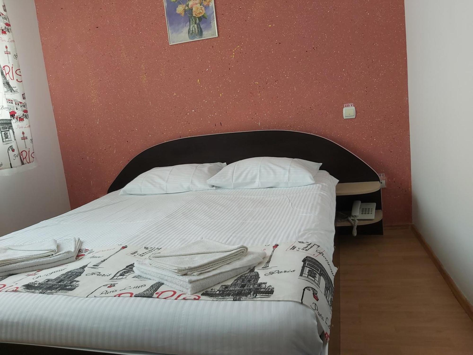 Hotel River Târgu Jiu Habitación foto